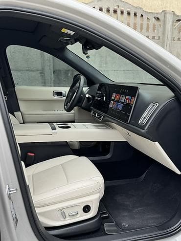 e6 3: Lixiang L6: 2024 г., 10 л, Автомат, Электромобиль, Кроссовер — 2
