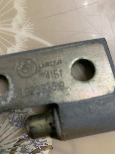 пины: Петля двери на бмв е30 — 5