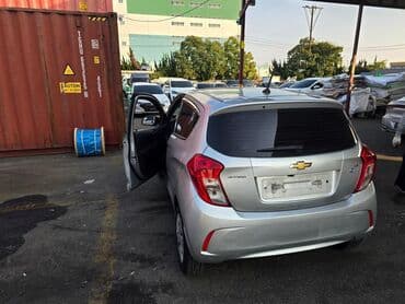 купить авто в рассрочку без первоначального взноса без банка: Chevrolet Spark: 2016 г., 0.1 л, Автомат, Бензиновая, Хэтчбэк — 4