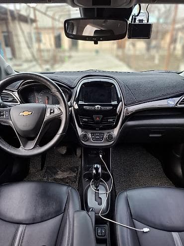 accord 2002: Компактный городской хэтчбек белого цвета. Основные особенности: - — 5