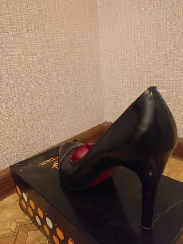 обувь новые: Продам туфли. Состояние отличное. Размер38. Торг — 2