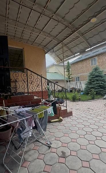 Үйлөр: Ж/и Арча-Бешик Чортекова/Шералиева Дом 190 кв м 📍участок 5 соток 📍6 — 10