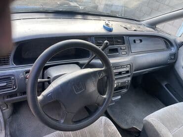 mazda 323 ф: Honda Shuttle: 1998 г., 2.2 л, Автомат, Бензин, Вэн/Минивэн — 5