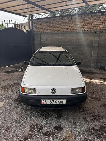 Volkswagen Passat Variant: 1991 г., 1.8 л, Механика, Бензин, Универсал