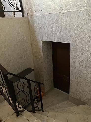 дома в ак орго: Продается частный дом в центре ж/м Ак-Орго. Участок 6 соток. Общий — 4