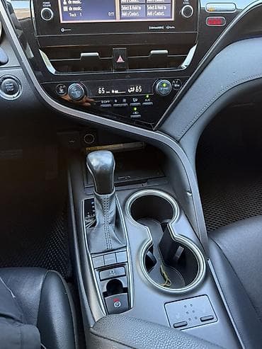 Toyota Camry: 2021 г., 2.5 л, Автомат, Бензин, Седан — 8