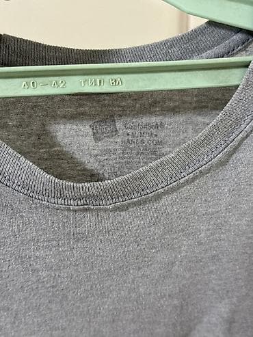 женский рубашки: Футболка Hanes серая базовая унисекс Размер М 100% хлопок В отличном — 2