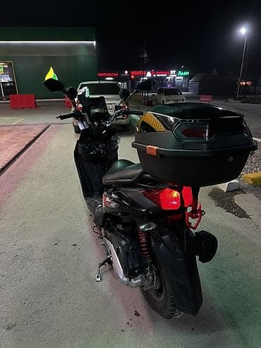 купить скутор: Скутер Vilimi (50–150см³, карбюраторный) в городском/туринговом стиле — 4