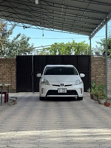 Toyota Prius: 2015 г., 1.8 л, Вариатор, Гибрид, Лифтбек