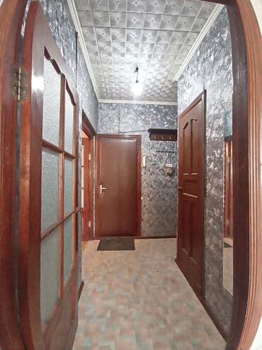 продаю квартиру 8 мкр бишкек: 1 комната, 39 м², 106 серия, 8 этаж, Старый ремонт — 10