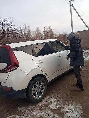 audi 4: Kia Soul: 2020 г., 1.6 л, Автомат, Бензин, Хэтчбэк — 5