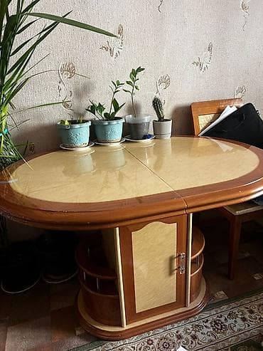 Кухонный стол и стул, цвет - Бежевый at lalafo.kg Кухонный стол и стул, цвет - Бежевый