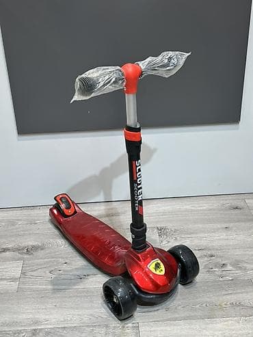 Детский самокат, Трёхколёсный