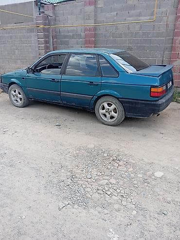 чехии: Volkswagen Passat: 1991 г., 1.8 л, Механика, Бензин, Седан — 6