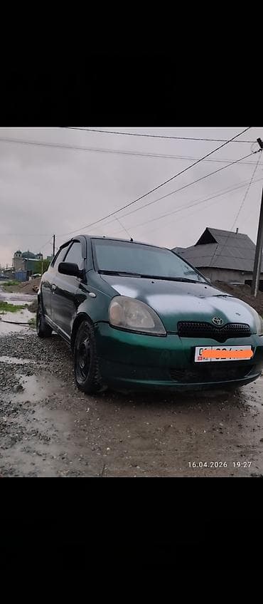 rav4 2023: Toyota Yaris: 2000 г., 1.3 л, Механика, Бензин, Хэтчбэк — 3