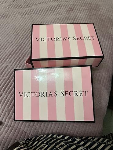 коробка для одежды: Подарочные коробки и фирменные пакеты в стиле Victoria’s Secret - — 1