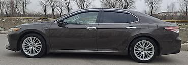 tayota karolla: Toyota Camry: 2018 г., 2.5 л, Вариатор, Гибрид, Седан — 5