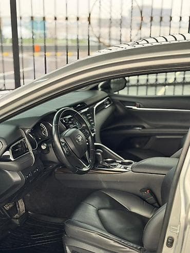 android bmw: Toyota Camry: 2018 г., Гибрид, Седан — 7