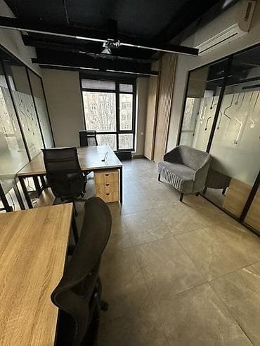 бизнем: Аренда офисов, 20 м², В бизнес центре — 3