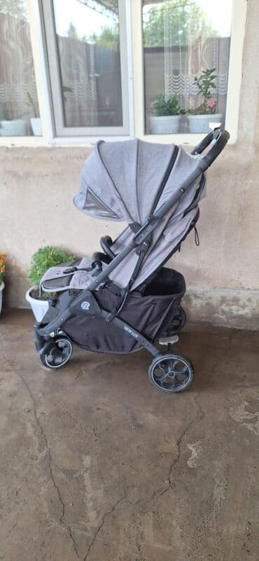 Коляска, цвет - Серебристый, Б/у