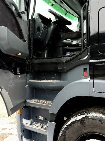 купить чехол для авто в бишкеке: Тягач, Mercedes-Benz, 2005 г., Без прицепа — 4