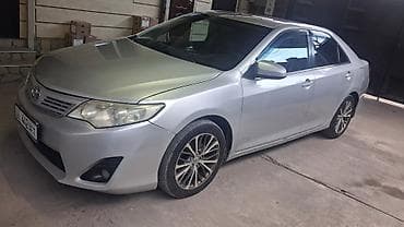 01: Toyota Camry: 2012 г., Бензин, Седан — 4