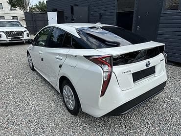 start: Toyota Prius: 2018 г., 1.8 л, Вариатор, Гибрид, Лифтбек — 3