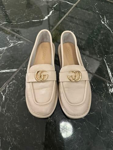 кожанные туфли: Лоферлер, 38, Gucci, Колдонулган, түсү - Саргыч боз — 1