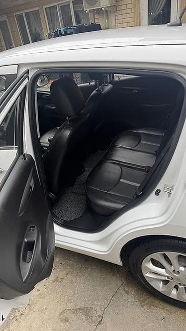 сколько стоит матиз: Chevrolet Spark: 2018 г., 1 л, Автомат, Бензин, Хэтчбэк — 6