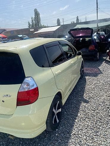 авто гибриды: Honda Fit: 2002 г., 1.3 л, Вариатор, Бензин, Хэтчбэк — 3