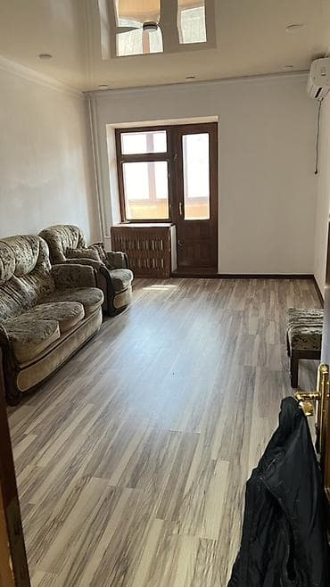 сдаю квартиру под бизнес: 3 комнаты — 7