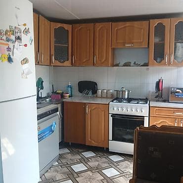 Продажа домов: Продаем дом для большой семьи:4 спальни, небольшой кабинет, зал, кухня — 10