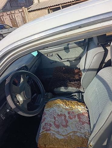 сокулук кун туу: Mazda 626: 1989 г., 2 л, Кол менен иштөөчү, Бензин, Седан — 4