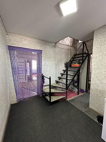 4 bedroom: 📍В Сокулуке ( нижняя зона ) продаётся дом на участке 7 соток. Об — 6