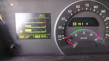 линолеум для авто: Тягач, Volvo, 2014 г., Шторный — 3