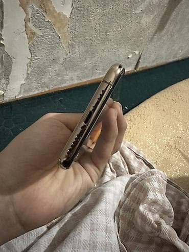 iphone 8s: IPhone Xs, Б/у, 256 ГБ, Золотой, Чехол, 81 % — 4