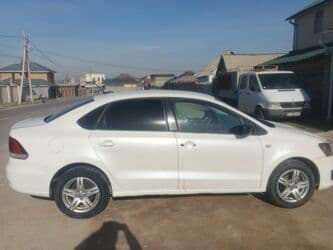 меняю доплатой мне: Volkswagen Polo: 2017 г., 1.6 л, Механика, Бензиновая, Седан — 4