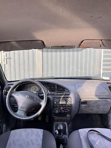 srv 2: Ford Fiesta: 2001 г., Ручные, Хэтчбэк — 3