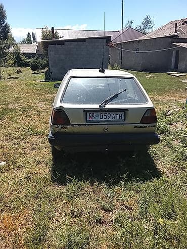 кочкор авто: Volkswagen Golf: 1988 г., 1.8 л, Кол менен иштөөчү, Бензин, Хетчбек — 4