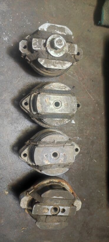 bme e39: Подушка коробки передач Audi Б/у, Оригинал, Германия — 2