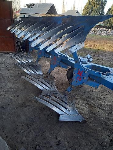 Оборотный навесной плуг, 4-корпусный - Количество корпусов: 4 -