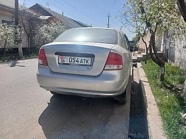 Chevrolet Aveo: 2004 г., 1.4 л, Ручные, Бензин, Седан