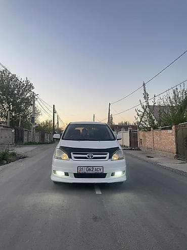 id 4: Toyota Ipsum: 2003 г., 2.4 л, Автомат, Бензин, Минивэн — 10