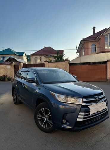 дом на обмен: Toyota Highlander: 2017 г., Автомат, Бензиновая, Кроссовер — 1
