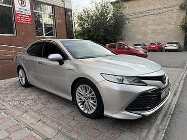Транспорт: Toyota Camry: 2017 г., 2.5 л, Вариатор, Гибрид, Седан — 3