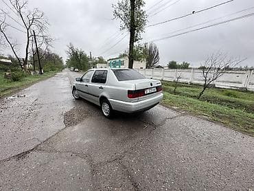 вампер сешка: Volkswagen Vento: 1994 г., 1.8 л, Ручные, Бензин, Седан — 10
