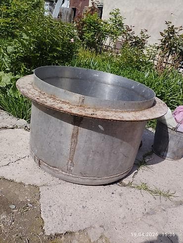 кубовые бочки: Бочка нержавеющая 140 литров (толстый металл, СССР) Продам большую — 1