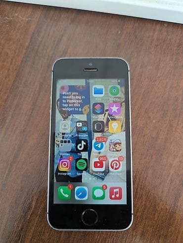 Техника и электроника: IPhone SE, Б/у, 32 ГБ, Серебристый, 84 % — 1
