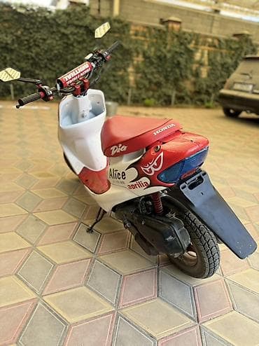 мотоциклетная маска: Скутер Honda Dio - Кузов и пластик в фирменном стиле: красно‑белые — 7