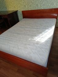 кухонные угалок бу: Двуспальная кровать, Б/у, С матрасом, длина - 190 см — 1